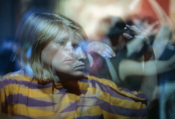 Una joven bailando en The