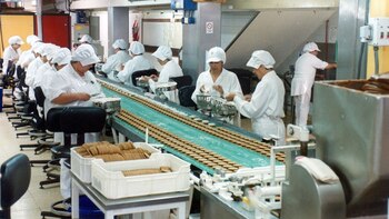 Las reposteras bañan con merengue