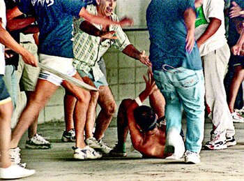 La salvaje golpiza de los