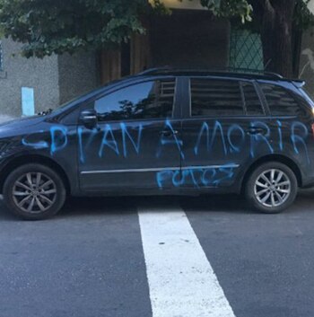 “CD, van a morir, putos”,