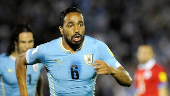 Álvaro Pereira, con la camiseta