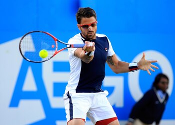 Janko se recibió de manager