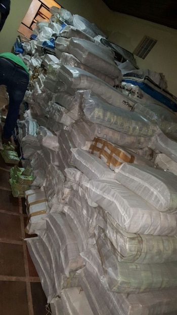 El dinero decomisado, en billetes