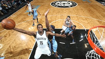 Luis Scola estuvo 15 minutos