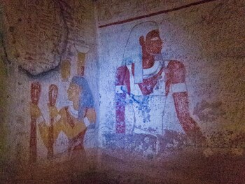 Algunas de las pinturas encontradas