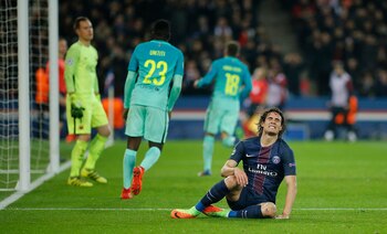 Con un Barcelona derrumbado, el PSG no perdonó