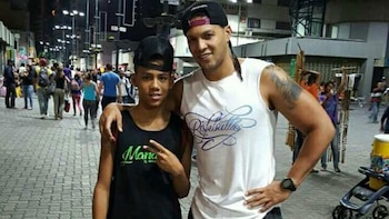 Juan Manaure, junto a su