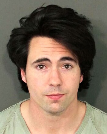 Raymond B. Gates emborrachó a