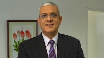 El pastor Gill Krug, cabeza