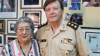 Hebe de Bonafini junto a