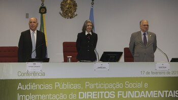 Ricardo Lorenzetti junto a Cármem