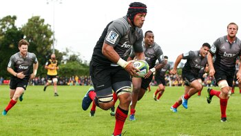 Jordan Taufua de los Crusaders,