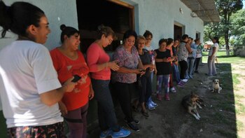 Las mujeres del pueblo empezaron