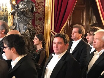 Tini, entre los invitados a