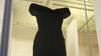 El vestido de seda azul