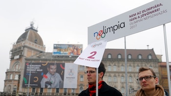 Activistas de la oposición hungara