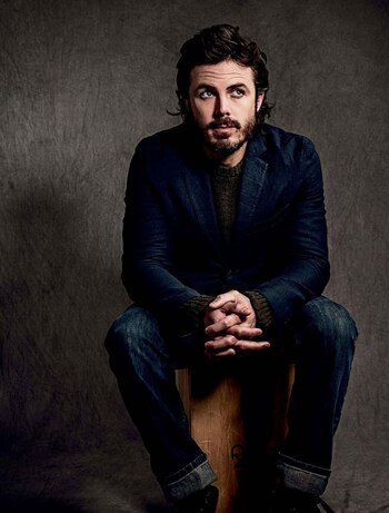 Casey fue demandado por dos