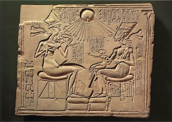 Akhenatón y su muy célebre