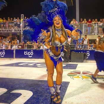 Su belleza llamó la atención en los carnavales