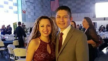 Hernández y su esposa Elizabeth,