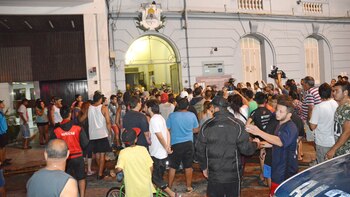 Los familiares de los detenidos