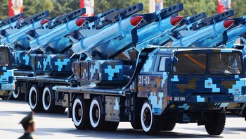 Misiles chinos durante un desfile