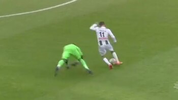 El portero perdió el balón