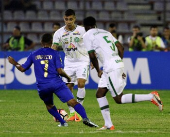Chapecoense, Joao Pedro, ante la