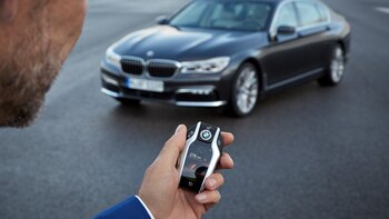 Estacionar o manipular la dirección