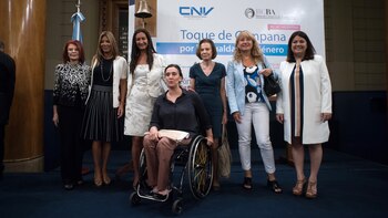 Mujeres empresarias junto a Gabriela