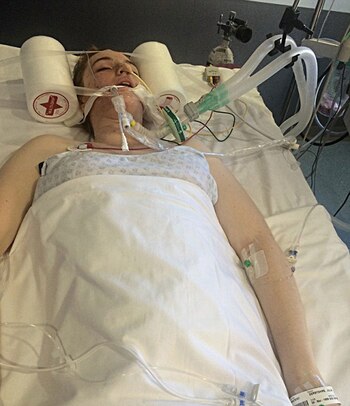 Julia Derbyshire internada en el