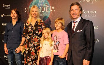 Valeria Maza, con sus hijos