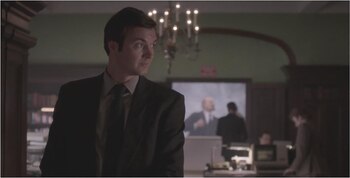 Oleg Burov (Costa Ronin). Escena