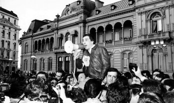 Saul Ubaldini durante la marcha de la CGT, el 30 de marzo de 1982
