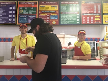 La inauguración de “Los Pollos