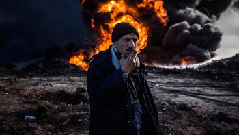 Uno de los bomberos da