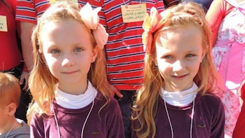 Ana y Emili Seger abonan