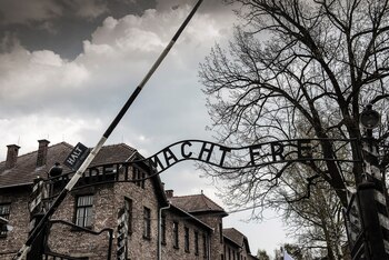 El cartel de entrada al