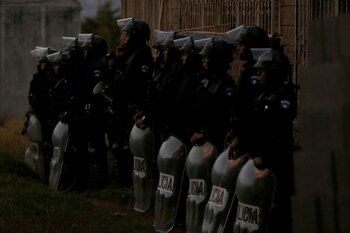 La policía vigilan el área