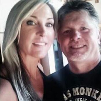 Lajiness asegura estar completamente enamorada