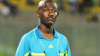 El árbitro quedó fuera de