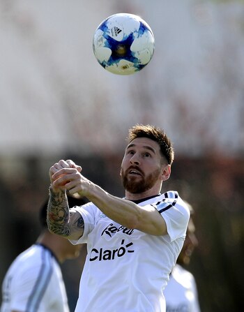 Lionel Messi se incoporó en el segundo entrenamiento de la Selección en Ezeiza