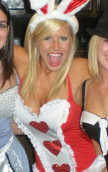 Sarah Fowlkes durante una fiesta