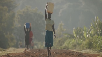 Cada Copa de Edición Limitada vendida le garantiza a una persona el acceso a agua potable durante 5 años.