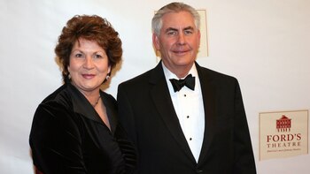 Rex Tillerson y su esposa,