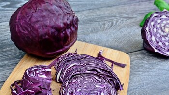 El repollo morado tiene grandes