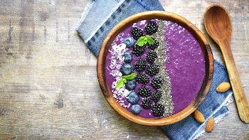 Los alimentos de color púrpura