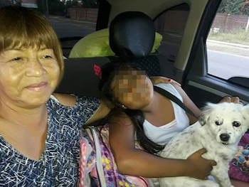 J. tiene hoy 9 años.