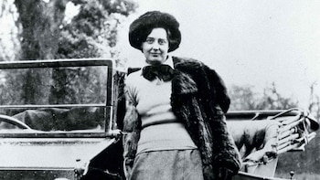 Eleanor Velasco Thornton, la mujer