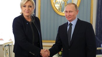 Marine Le Pen fue recibida